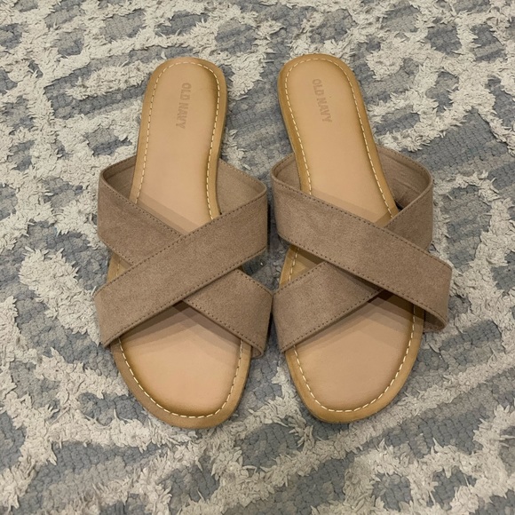 Old Navy Cross Strapped Tan Sandals Size 8 - Picture 2 of 3